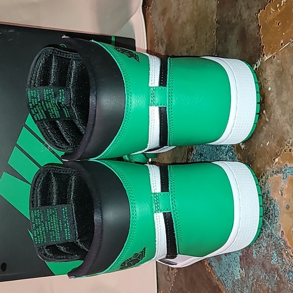 Nike Jordan One high Retro Lucky Green. Worn once.   Men's size 13 - Picture 8 of 16